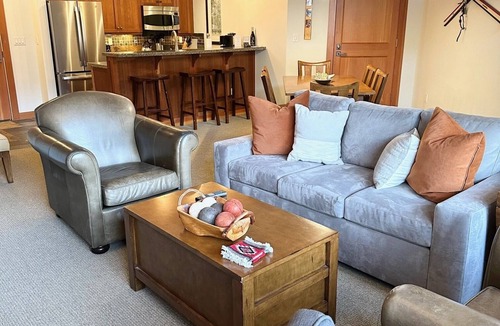 Snowmass Village Condo | Snowmass Capitol Peak Lodge- just 50 ft. to Elk camp gondola & dining