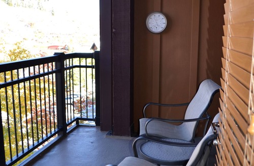Snowmass Village Condo | Snowmass Capitol Peak Lodge- just 50 ft. to Elk camp gondola & dining
