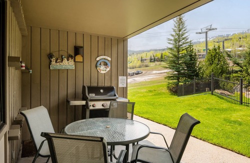 Snowmass Village Condo | Snowmass Mountain Views & Patio! Steps to Pool/Hot Tub, W/D, Covered Parking, Walk to Shops & Dining