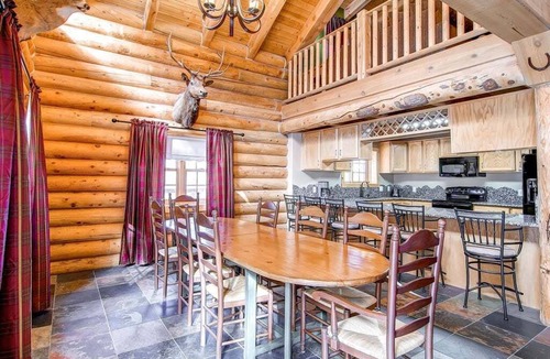 Breckenridge Park Estates House | Snowshoe Retreat-True Mountain Getaway-Updated Log Home!