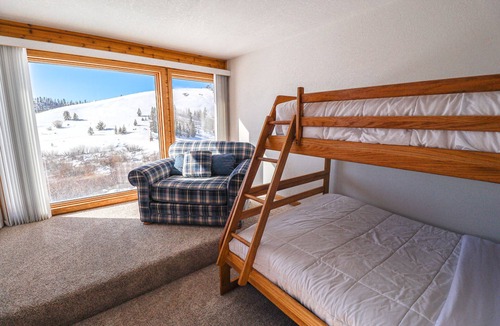 Grand Lake Condo | Soda Creek Condo - Family Friendly unit with pleny of space for everyone!