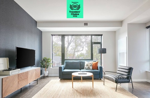 University Park Apartment | Sonder at University Park | Two-Bedroom Apartment w/ Balcony