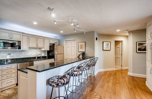 Vail House | Sophisticated Residence