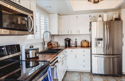 Northridge House | South of DenvernSleeps 8-10 comfortably, lots of parking, quiet neighborhood.
