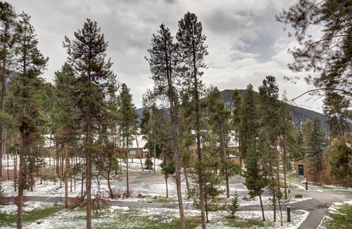 Keystone Condo | Spacious 1600 S.F. Renovated 3 Bed. 2 Bath Condo in Keystone