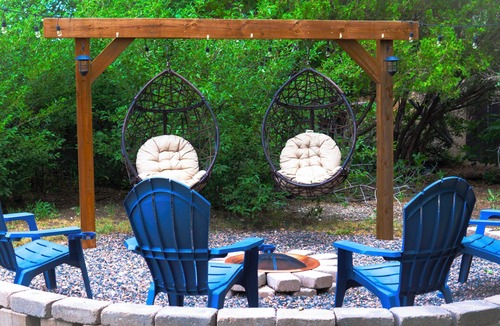 Lakewood House | Spacious 4 BR/3 BA House Huge Backyard Close to Skiing, Red Rocks & Downtown