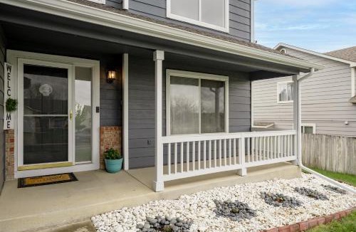 Centennial Villa | Spacious 4 BR House in Centennial