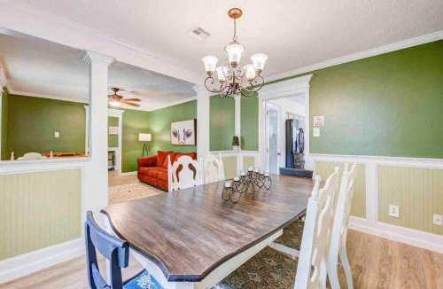 Shenandoah House | Spacious 4BR for Groups - 3 min to Woodlands Mall