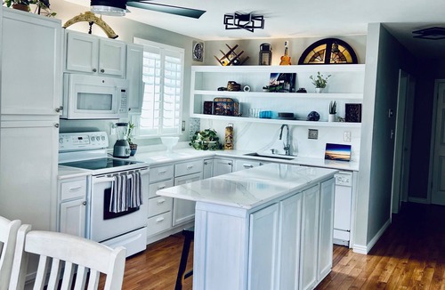 Littleton House | Spacious 5-bedroom house with AC and WiFi near downtown Littleton.