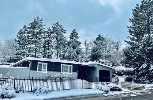 Littleton House | Spacious 5-bedroom house with AC and WiFi near downtown Littleton.