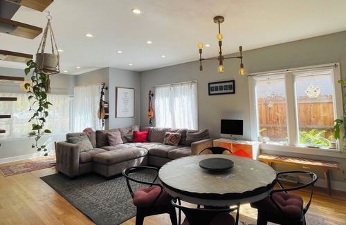 Littleton House | Spacious 5-bedroom house near Charming Main Littleton