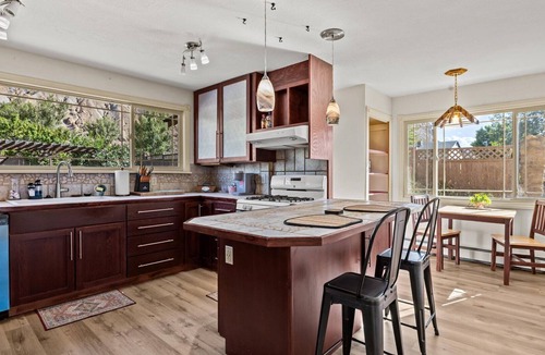 Palisade House | Spacious 5-bedroom house with WiFi, AC in charming Palisade