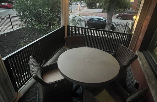 Capitol Hill House | Spacious 5-bedroom Mansion in Downtown Denver area with AC, fitness room, WiFi