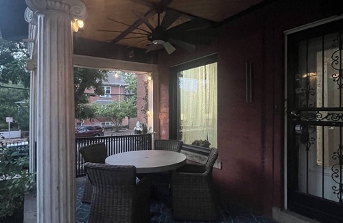 Capitol Hill House | Spacious 5-bedroom Mansion in Downtown Denver area with AC, fitness room, WiFi
