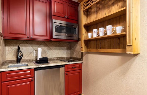 Blue River Cabin | Spacious 5BR Breckenridge Cabin, Game Room, Hot Tub, Minutes to Breck Ski Resort