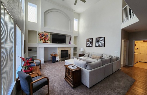 Parker House | Spacious 5BR Retreat by Trails Pet-Friendly