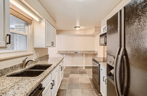 Scenic Heights House | Spacious 6 BD 3 BT 2 KT Retreat | Old Town Arvada