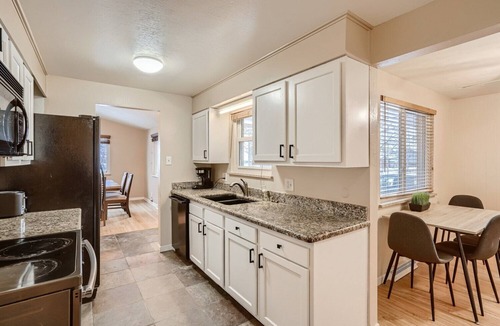Scenic Heights House | Spacious 6 BD 3 BT 2 KT Retreat | Old Town Arvada