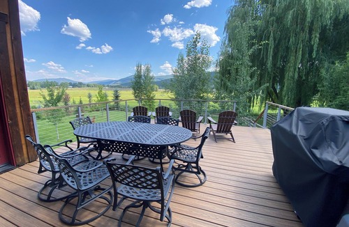 Cerise Ranch House | Spacious 6-bedroom on 4 acres in Carbondale. Spectacular views!