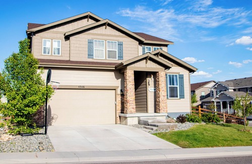 Aurora House | Spacious 6-Bedroom Retreat, Gym + Office
