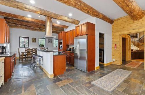 Blue River House | Spacious 7BR Lodge with Hot Tub Sauna and Mtn Views