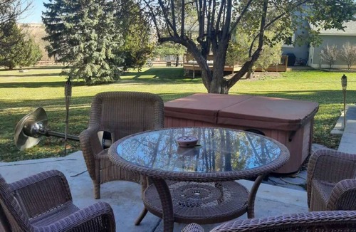Greeley House | Spacious A frame house, 4 bedrooms, 3 bathrooms. Mountain style home. W/lake