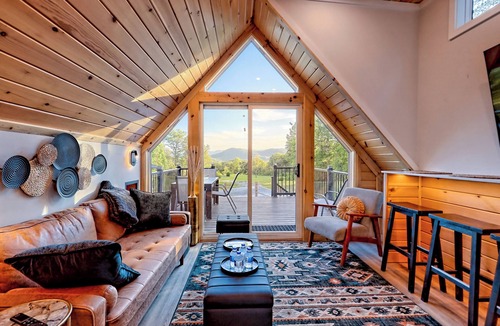 Franklin House | Spacious A-frame tiny house