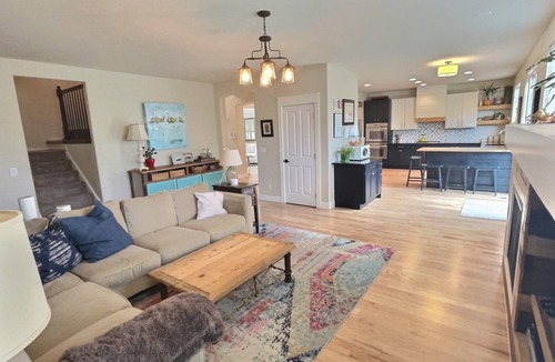 Erie House | Spacious & Affordable Colorado Home close to Boulder and Denver
