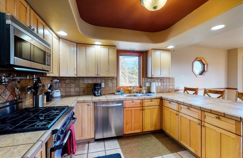 Twin Creek Village House | Spacious and picturesque home with private hot tub, washer/dryer, & WiFi