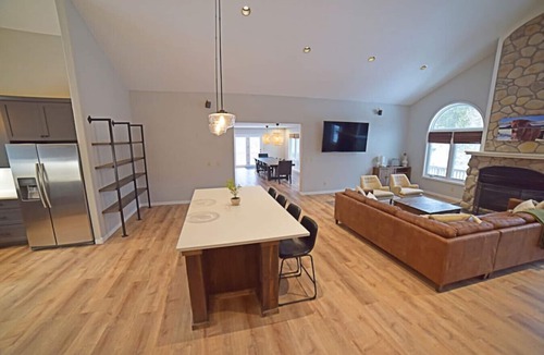 Three Peaks House | Spacious and Scenic Mountain Home