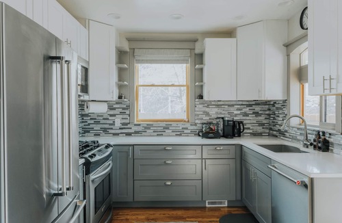 Central Colorado Springs House | Spacious Century Home ❖ Relaxing Spa, Fire Pit & Hot Tub Near Downtown