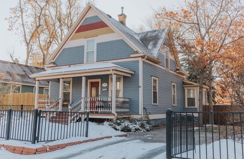 Central Colorado Springs House | Spacious Century Home ❖ Relaxing Spa, Fire Pit & Hot Tub Near Downtown