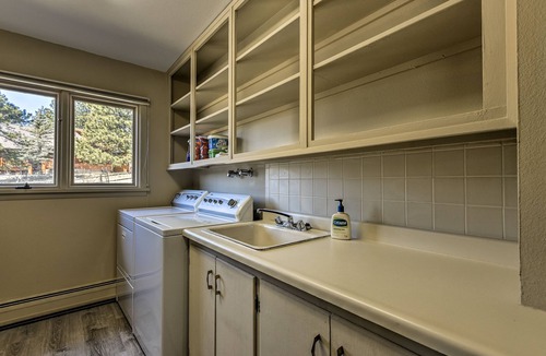 Stanley Hills House | Spacious Colorado Retreat w/Deck & Mountain Views