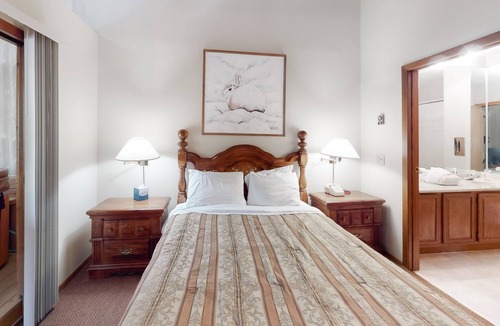 Silvercreek House | Spacious Condo + Loft w/Shared Outdoor Heated Pool, Private Hot Tub, & Free WiFi
