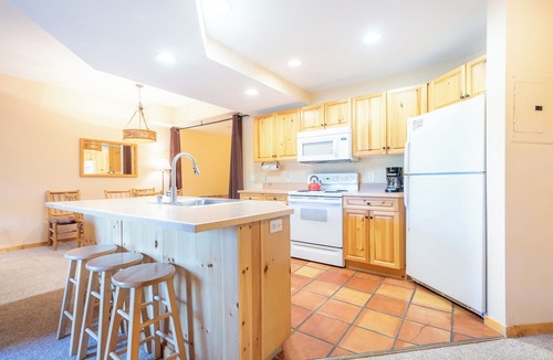 Copper Mountain Village Condo | Spacious condo that sleeps 4, steps from the lifts, free wifi & parking