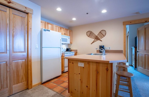Copper Mountain Village Condo | Spacious condo in the heart of the center village, free wifi & parking