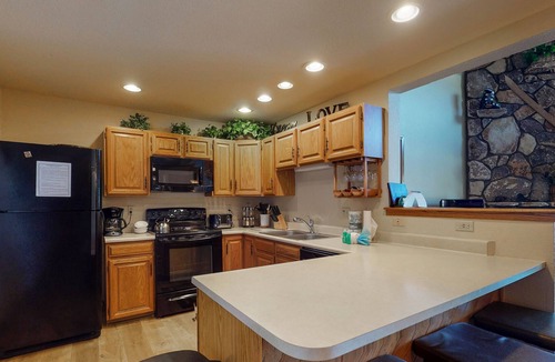 Mountain House Condo | Spacious condo with great location, pool, hot tub, & sauna