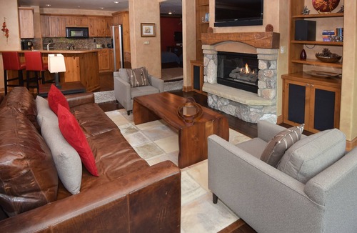 Beaver Creek Condo | Spacious Condo with ski-in access | Hot Tub access