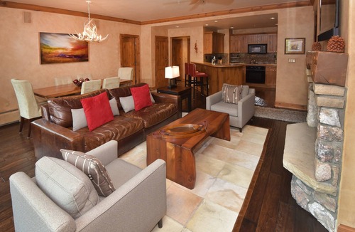 Beaver Creek Condo | Spacious Condo with ski-in access | Hot Tub access