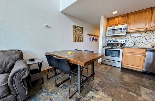 Lakeside Village Condo | Spacious Family Condo with Pool and Hot Tub Onsite