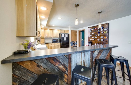 Lake Agnes House | Spacious Family Home Near Steamboat w/Hot Tub Access & Mountain Views