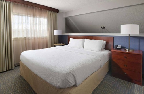 Northeast Heights Hotel | Spacious Good-Value Accommodation! 2 Modern Units, Pet-Friendly, Free Breakfast