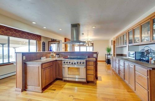 Grand Junction House | Spacious Grand Junction Home Rental w/Mtn Views!