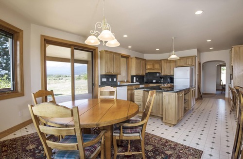 Hillside House | Spacious Home-Mountain & Valley Views - Dark Sky