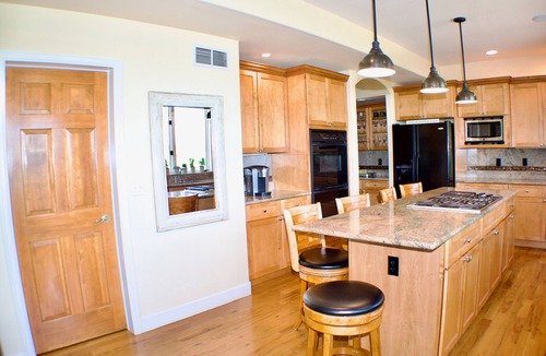Longmont House | Spacious Home on Lake w/Rocky Mountain Views - 15 Min to Boulder