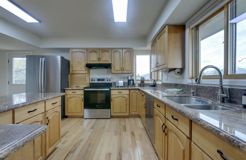 Hotchkiss House | Spacious Hotchkiss Home w/Stunning Mountain Views
