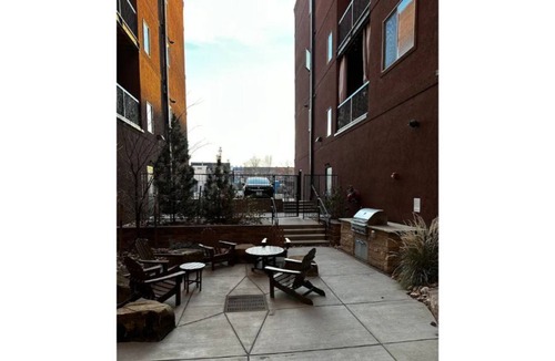 Old Town Apartment | Spacious Loft Style Studio - Historic Oldtown!
