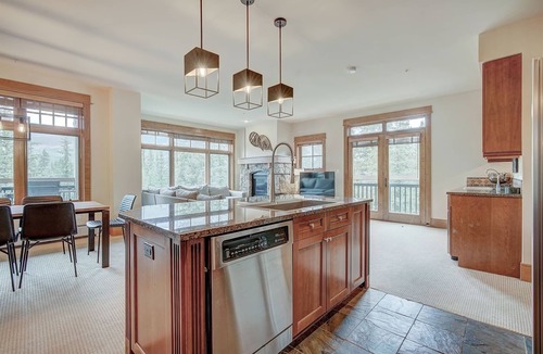 River Run Condo | Spacious Lone Eagle ski-in, ski-out 2BR condo w/pool, hot tubs & mtn views!
