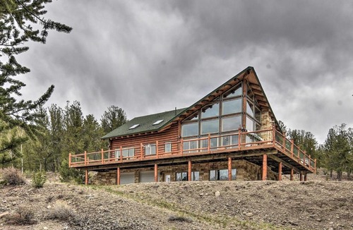 Villa Grove House | Spacious, Luxe Cabin with Mtn Views, Sauna and More!