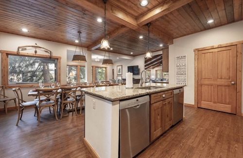 Winter Park House | Spacious & Luxurious 8-Bedroom Retreat in Downtown Winter Park on Vasquez Creek